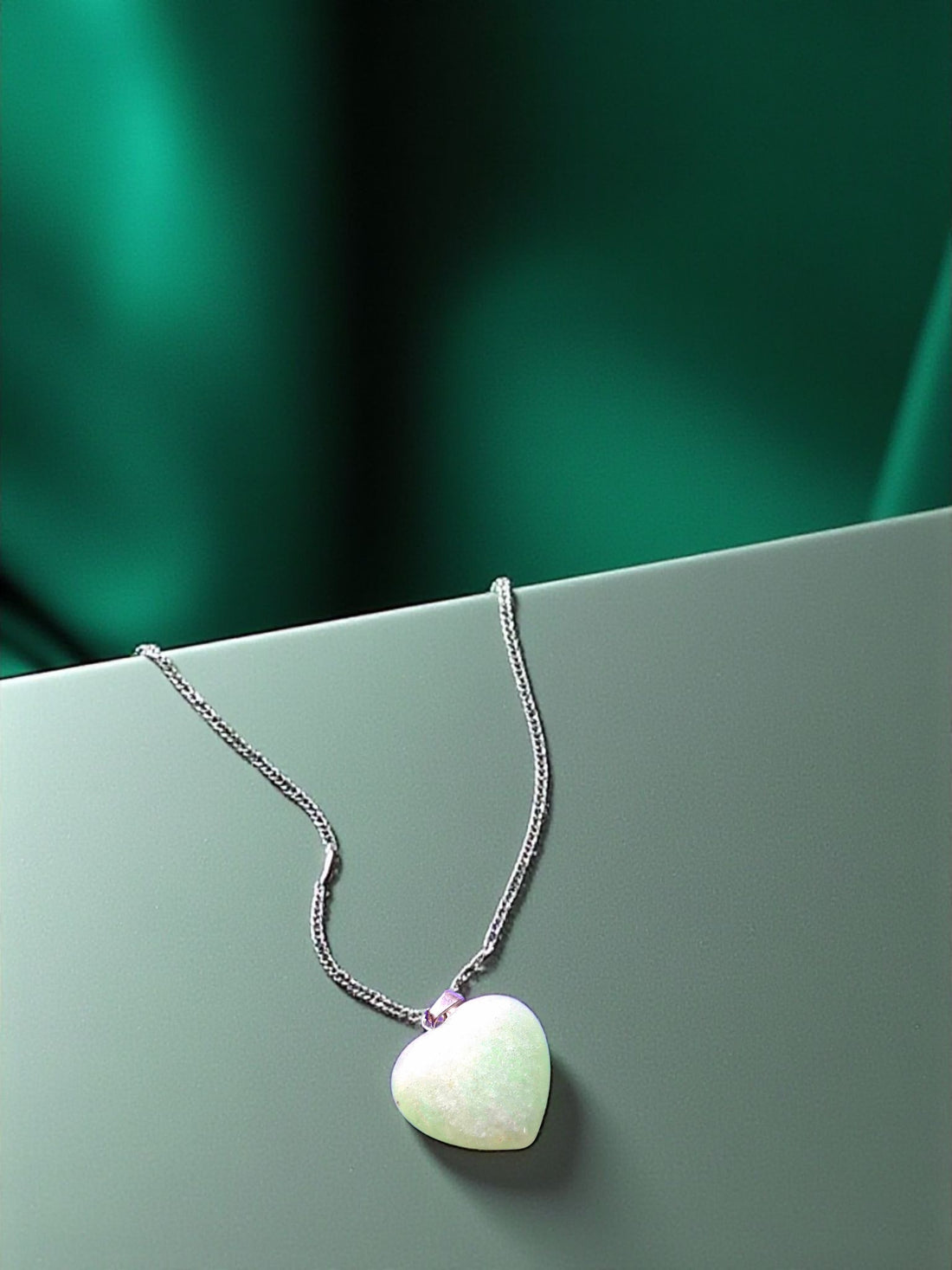Heart-Shaped Green Aventurine Pendant with Silver-Plated Chain – Crystal for Luck, Prosperity, and Emotional Healing